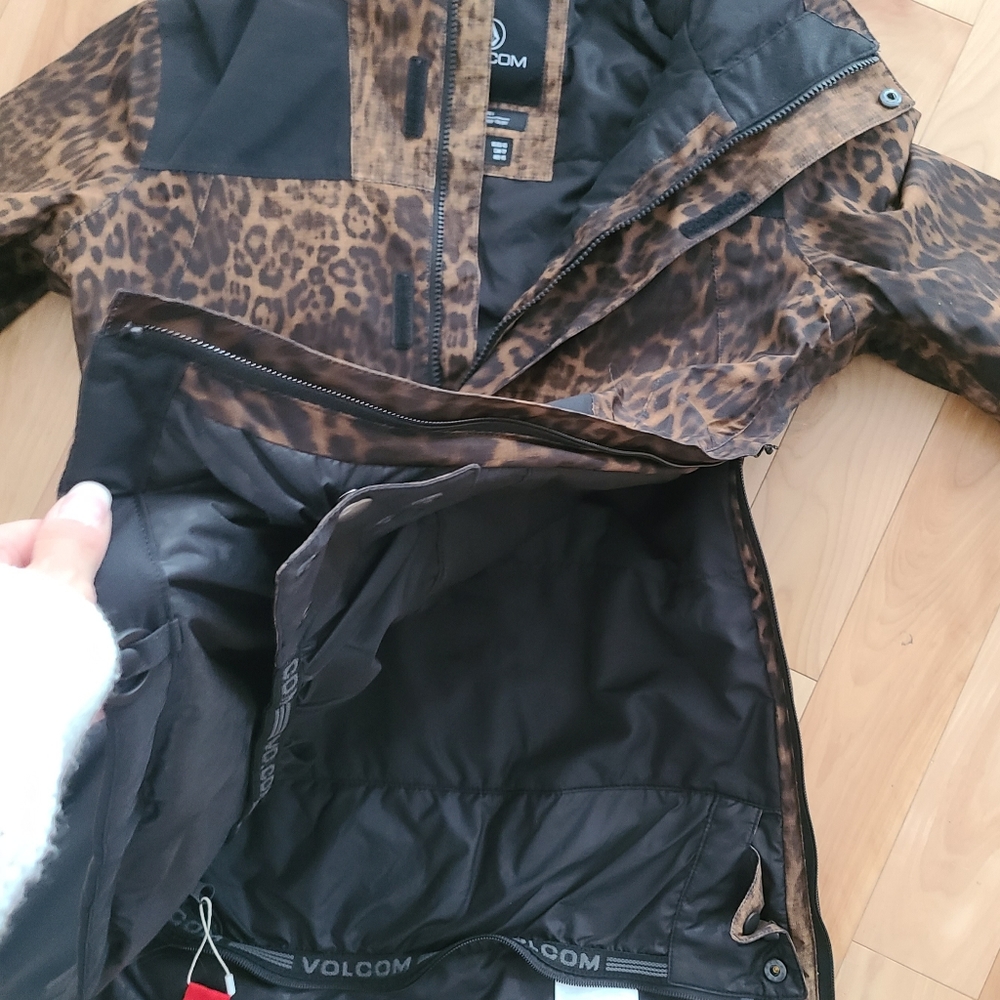 Volcom leopard pullover winter coat - Picture 7 of 7